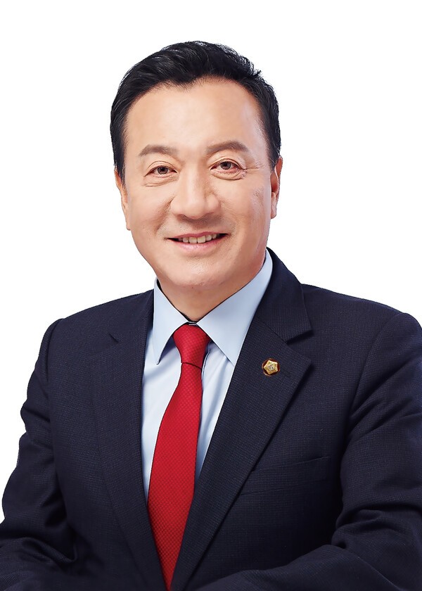 국회 국토교통위원회 소속 국민의힘 엄태영 의원