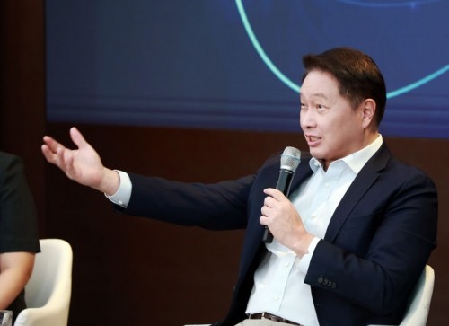 최태원 SK그룹 회장이 지난 8월 21일 열린 '이천 포럼 2024' 폐막 세션에서 발언하고 있다. [제공=SK그룹]