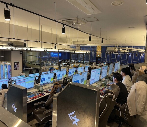 지난 2023년 포항 포스코인재창조원에서 '스틸챌린지'(steelChallenge)-18 지역대회 참가를 위한 워크숍을 진행하는 모습ⓒ포스코