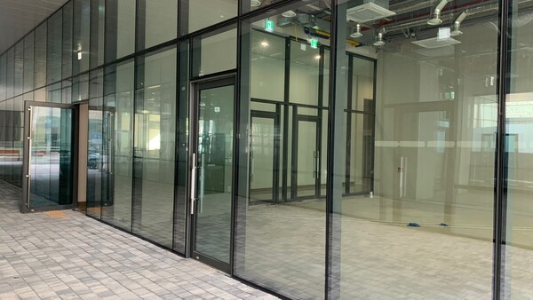 뉴브 클라우드힐스 인근에 위치한 한 지식산업센터 실내 모습, 공실률이 50%에 달한다.@EBN