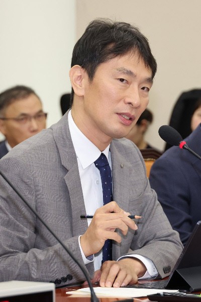 국정감사를 받고 있는 이복현 금융감독원장[제공=연합뉴스]