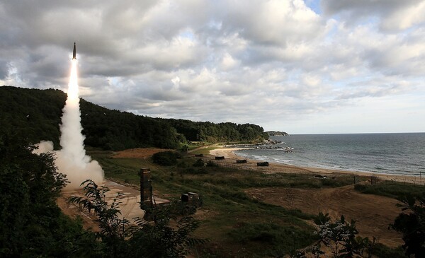 현무-2 실사격 훈련. [제공=연합]