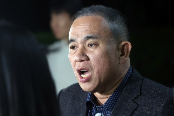 8시간 조사 마친 명태균 - 김건희 여사 공천 개입 의혹과 미래한국연구소의 불법 여론조사 의혹 등 사건의 핵심 인물인 명태균 씨가 8일 오후 경남 창원시 성산구 창원지방검찰청(창원지검)에서 나오고 있다. 연합뉴스