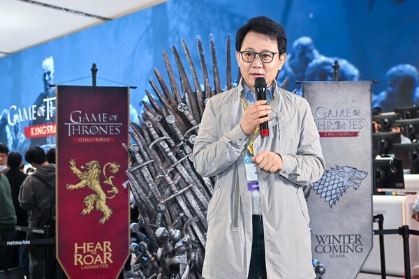 14일 부산 벡스코에서 열린 '지스타 2024'에 방준혁 넷마블·코웨이 의장이 현장을 찾아 현장에서 질의 응답을 하고 있다. [출처=넷마블]