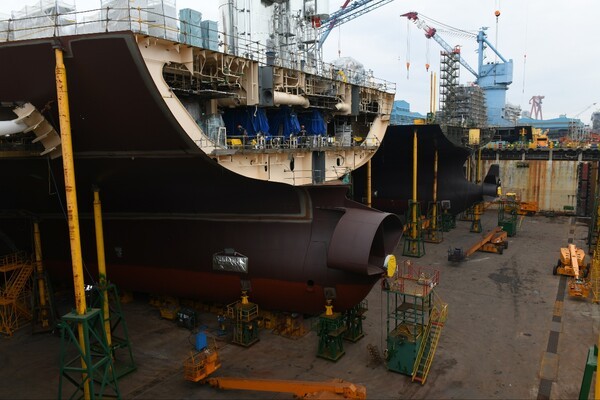 HD현대삼호 도크에서 선박 건조작업이 진행 중인 모습. [제공=HD현대삼호]