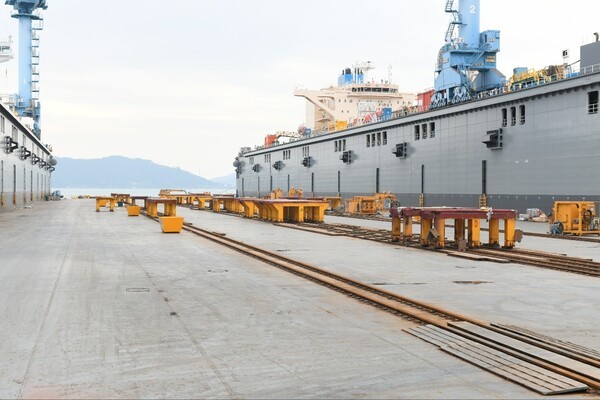 HD현대삼호의 플로팅도크 모습. [제공=HD현대삼호]