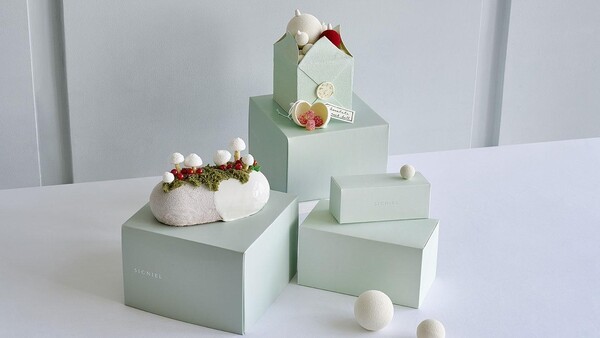 화이트 몽블랑과 크리스마스 오너먼트 박스. [제공=시그니엘]