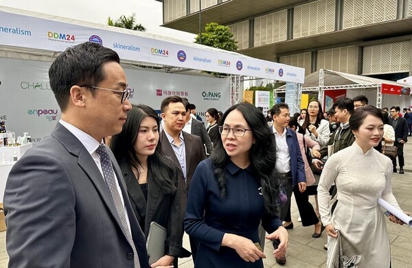 베트남 정부가 국경 간 전자상거래 비즈니스 모델에 대한 적극적인 투자와 연구·개발을 촉구하고 있다. [제공=연합]