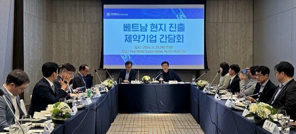 노연홍 한국제약바이오협회 회장이 베트남 현지진출 제약기업과 간담회를 개최했다. [제공=한국제약바이오협회]