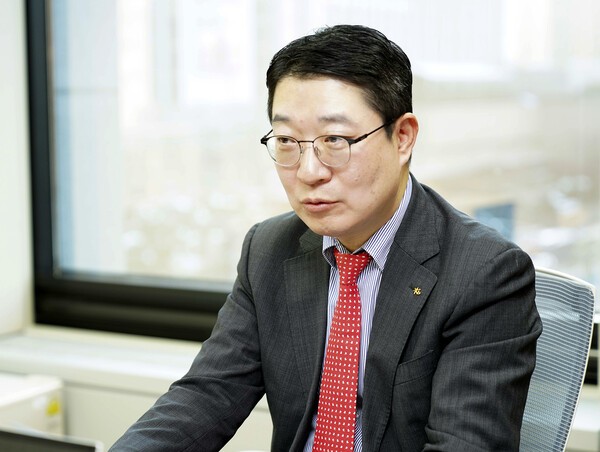 박영기 KB증권 명동스타PB센터장이 EBN과 인터뷰를 하고 있다. ⓒEBN