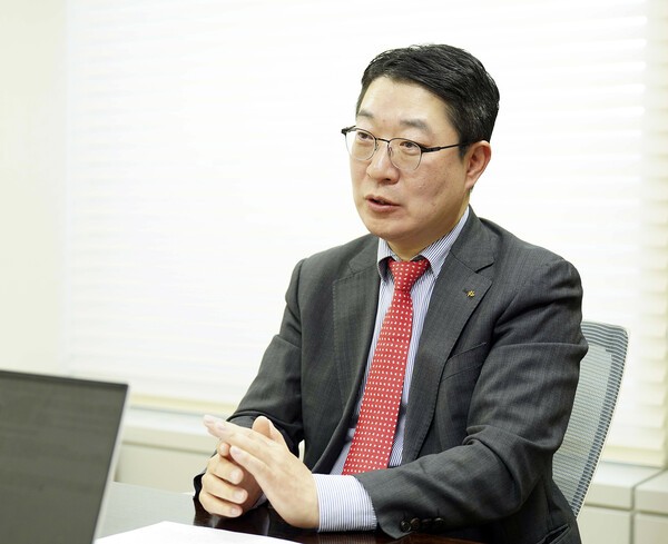 박영기 KB증권 명동스타PB센터장이 EBN과 인터뷰를 하고 있다. ⓒEBN