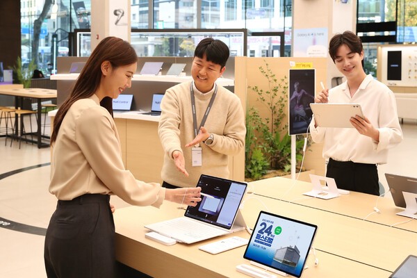 삼성스토어가 지난달 '창립 24주년' 기념 페스티벌을 실시한 모습 [출처=삼성전자]