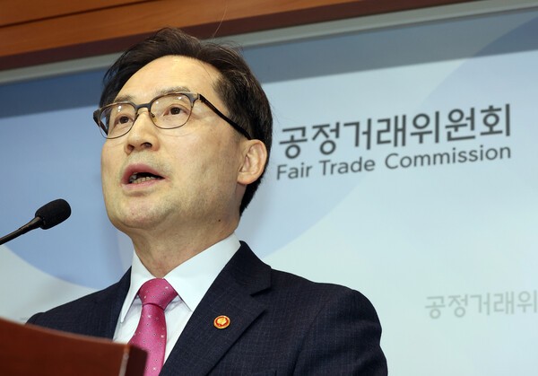 한기정 공정거래위원장이 지난달 27일 오전 정부세종청사 공정위 기자실에서 출입기자단 간담회를 열고 있다. 연합뉴스