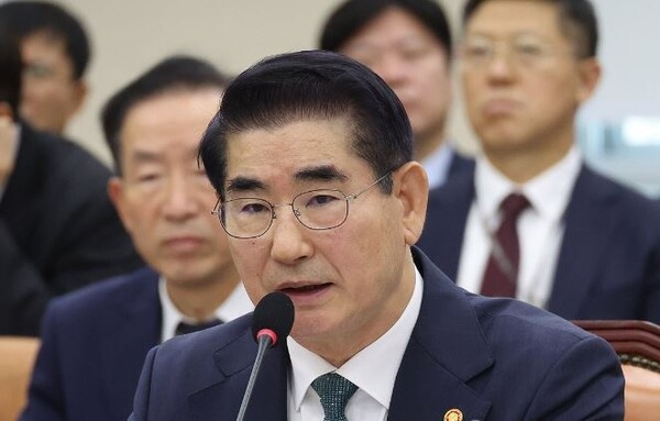답변하는 김용현 국방장관. [제공=연합]