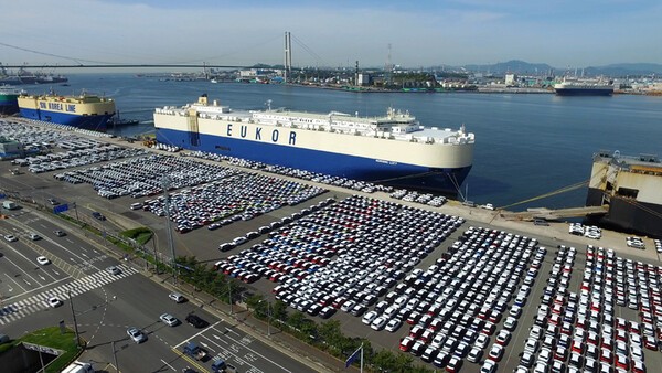 현대차 울산공장 선적 부두 [제공=현대자동차]