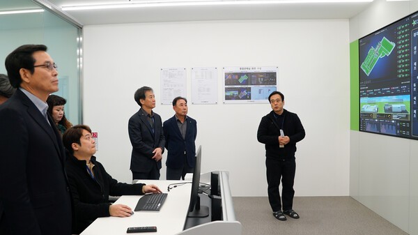 코스메카코리아는 지난 10일 스마트팩토리 통합관제실을 개소했다. [제공=코스메카코리아]