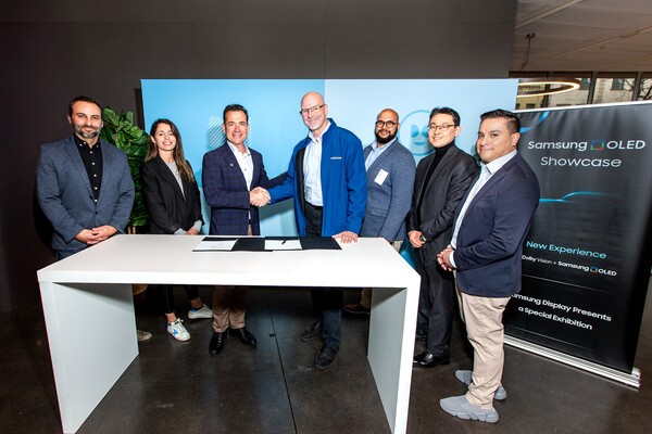 16일(현지시각) 미국 샌프란시스코 돌비 본사에서 열린 삼성디스플레이-돌비 래버러토리스 MOU 체결식 모습.(사진 왼쪽에서 세번째 패트릭 로시 돌비 래버러토리스 전략적 파트너십 및 한국 비즈니스 총괄 부사장, 네번째는 존 제이콥스 미주법인 디스플레이 영업담당 상무) [출처=삼성디스플레이]