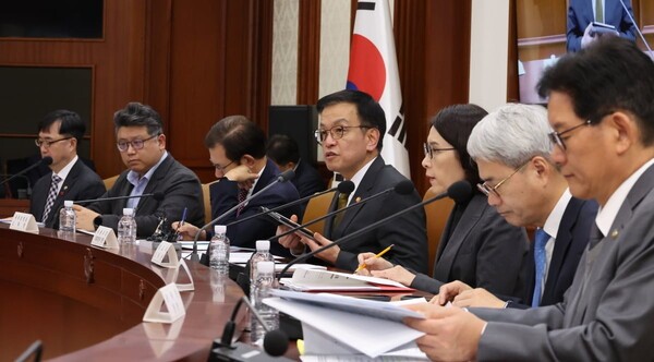 최상목 부총리 겸 기획재정부 장관이 19일 서울 종로구 정부서울청사에서 열린 제3차 공급망안정화위원회에서 발언하고 있다. [출처=연합]