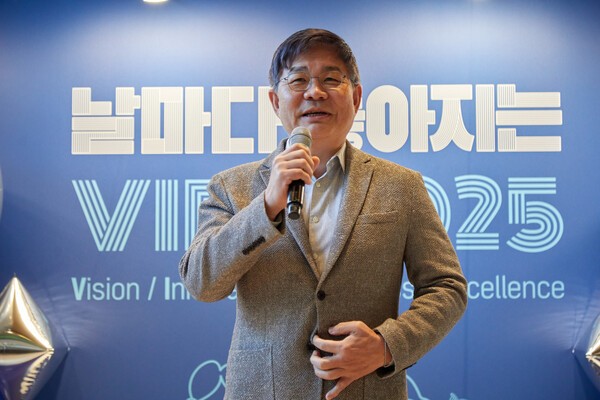 안재현 SK케미칼 사장이 신년행사에서 2025년 경영전략을 발표하는 모습 [출처=SK케미칼]