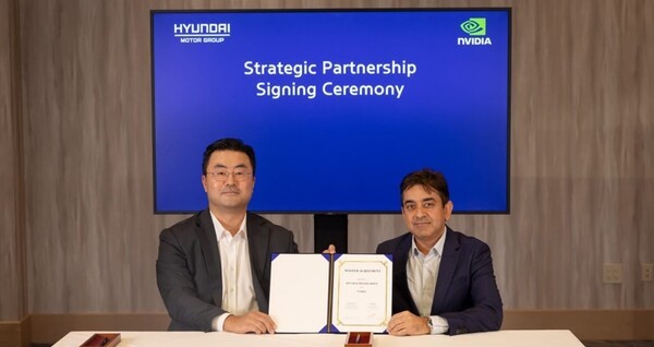 김흥수 현대자동차그룹 글로벌전략 부사장(왼)과 리시 달 엔비디아 오토모티브 담당 부사장(우) [출처=엔비디아]