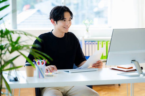 보험영업의 선봉장인 '보험설계사' 리크루트 문화가 변화하고 있다. 우수설계사 영입이 보험사 생존열쇠로 떠오른 현재 ‘보험사 영업문화’는 설계사 복지의 가늠자이자 최고의 ‘리크루팅 요소’로 떠오른 모습이다.[EBN 자료 사진]