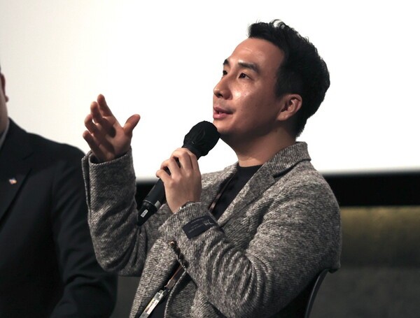 CJ 4DPLEX 오윤동 Studio담당이 CGV용산아이파크몰 SCREENX관 론칭 행사에서 질의응답을 하고 있다. CGV