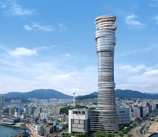 높이 342.5ｍ 규모로 건립하는 부산롯데타워의 설계 변경 절차가 마무리 단계에 접어들면서 지상부 공사에 속도가 붙을 전망이다. [제공=롯데백화점]