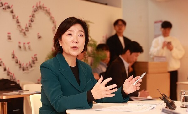 중소벤처기업부가 2025년 로컬크리에이터 육성 사업에 참여할 역량 있는 지역가치 창업가(로컬크리에이터)를 모집한다. [제공=연합]