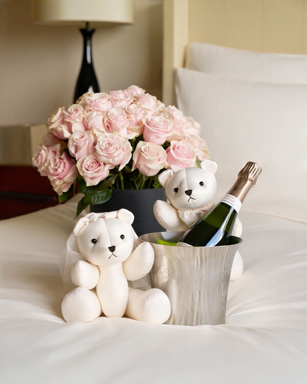 커플 신라베어 인형. [출처=호텔신라]