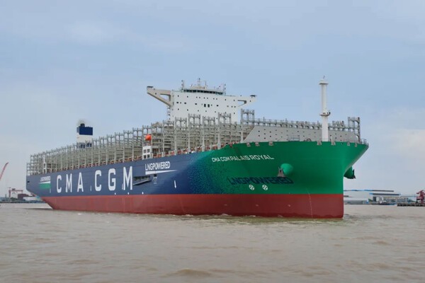 후동중화조선이 건조한 1만8000TEU급 컨테이너선 [출처=후동중화조선]