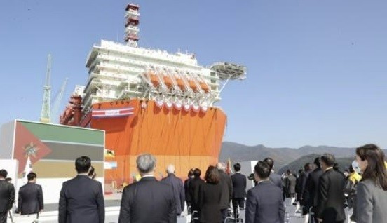 한·모잠비크 FLNG선 출항 명명식 [출처=연합뉴스]