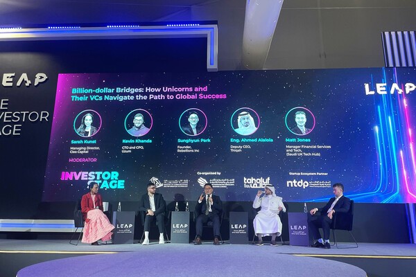 'LEAP 2025' 패널 세션에서 발언 중인 박성현 리벨리온 대표 [출처=리벨리온]