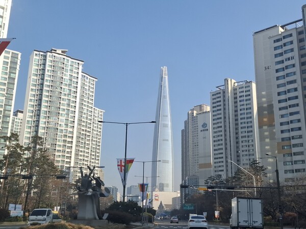 롯데월드타워[출처= 이승연 기자]