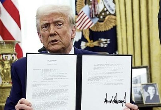 상호관세 각서에 서명한 트럼프 미국 대통령 [출처=연합]
