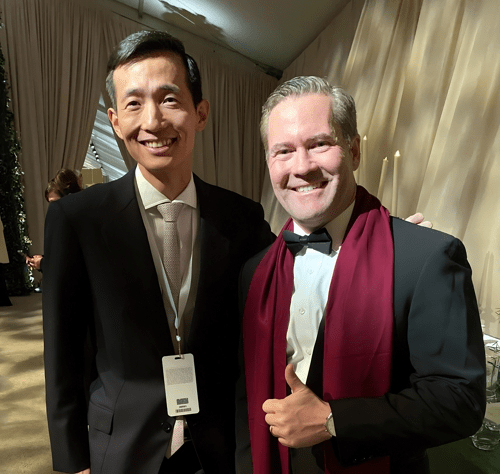 김동관 한화그룹 부회장(사진 왼쪽)과 마이크 왈츠 국가안보보좌관. [출처=한화그룹]