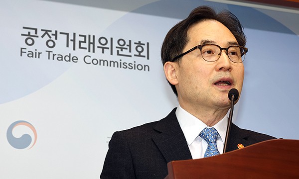 한기정 공정거래위원장이 17일 정부세종청사 공정위 기자실에서 2월 출입기자단 간담회를 열고 있다. [출처=연합뉴스]