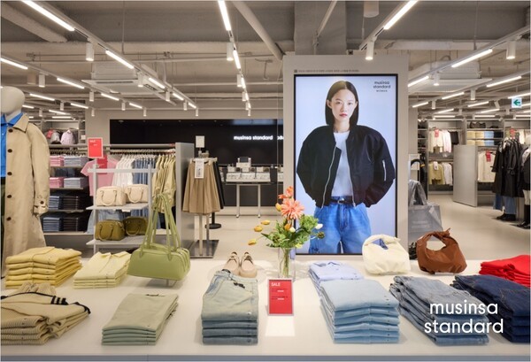 무신사의 모던 베이식 캐주얼웨어 브랜드 ‘무신사 스탠다드(MUSINSA STANDARD)’가 다음주 서울 잠실과 청량리에 오프라인 스토어 2곳을 새롭게 선보인다. [출처=무신사]