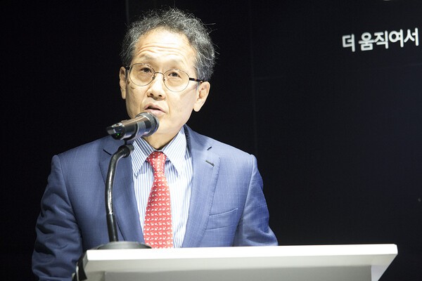 지성규 바디프랜드 대표이사가 5일 서울 강남구에 있는 바디프랜드 본사에서 열린 '신제품 론칭 콘퍼런스'에서 인사말을 하고 있다. [출처=EBN]