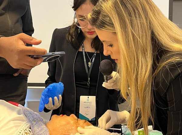 지난달 27일부터 2일간 에콰도르 가야킬·키토에서 열린 나보타 론칭 심포지엄에서 시연 프로그램이 진행되고 있다. [제공=대웅제약]