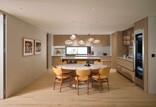 디 셀렉션이 적용된 하우스 주방[출처=DL이앤씨 ]