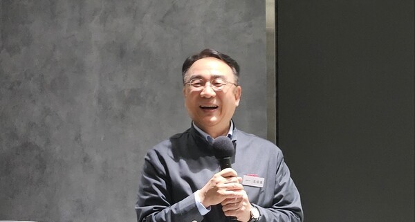 조승호 울산GPS 대표가 25일 울산에서 열린 기자간담회에서 회사를 소개하는 모습. [출처=이남석 EBN 기자]