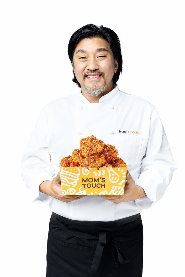 맘스터치 '에드워드 리 빅싸이순살'이 일주일만에 누적판매량 10만개를 돌파했다. [출처=맘스터치]