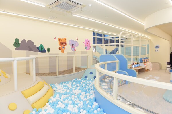 롯데는 지난해 12월 울산 남구 육아종합지원센터에 맘편한 놀이터 29호점을 오픈했다. [출처=롯데]