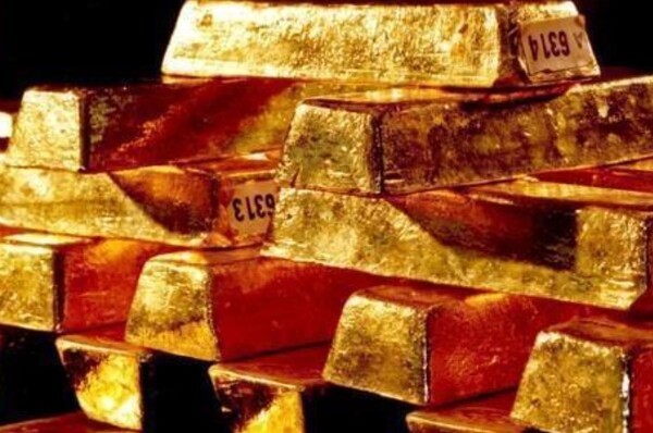 도널드 트럼프 미 행정부의 관세정책 불확실성 속에 스태그플레이션(고물가 속 경기둔화) 우려가 다시 고개를 들면서 국제 금값이 또 다시 최고치를 경신한 것으로 나타났다. [출처=연합]