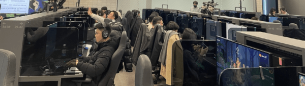 넥슨의 신작 '마비노기 모바일' 시연회에서 참가자들이 게임을 플레이하고 있다. [출처=EBN]