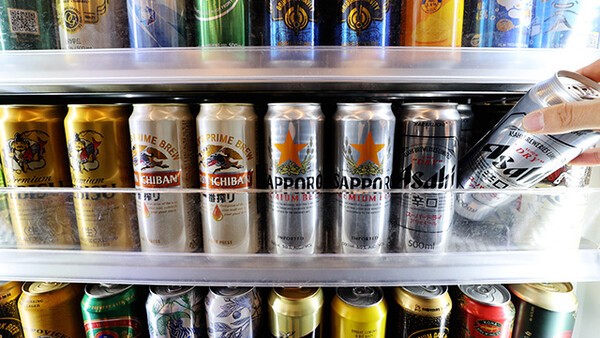 지난달 한차례 오른 편의점 맥주 가격이 미국의 상호 관세 충격에 추가 상승 할 가능성이 제기되고 있다. [출처=연합뉴스]