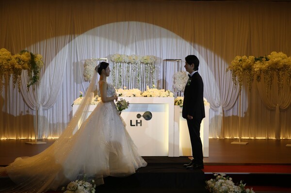 LH 본사 사옥 일반인 결혼식 사진.[출처=LH]