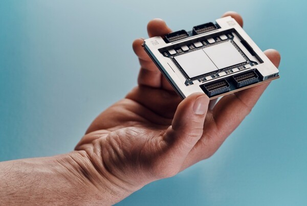 IBM 텔럼 II 프로세서 [출처=IBM]