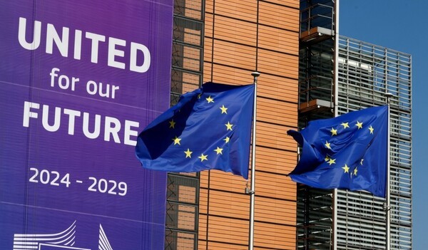 유럽연합(EU)은 차주 시행하려 했던 미국 철강관세에 대한 보복 조치를 90일간 유예하기로 했다. [출처=연합뉴스]