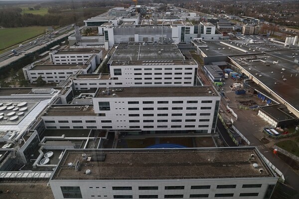 네덜란드 반도체 장비업체 ASML의 벨트호벤 본사 전경. [출처=연합]